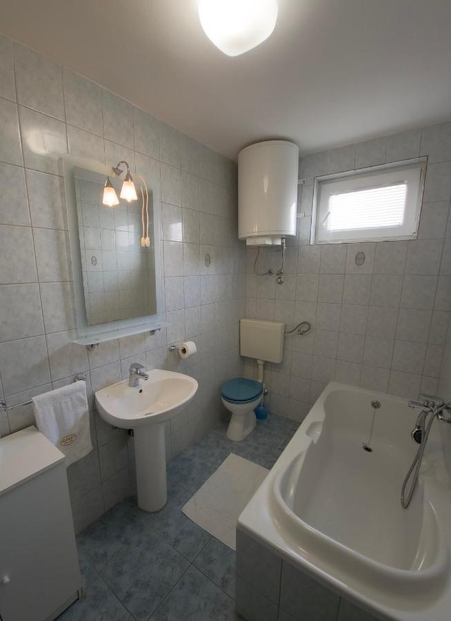 Apartments Cacija Trogir Exterior photo